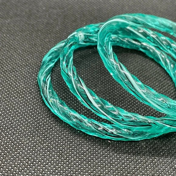 Gorgeous Vtg 1970’s Aqua “Murano” glass black/white twist 3pc bangle set - Picture 2 of 4